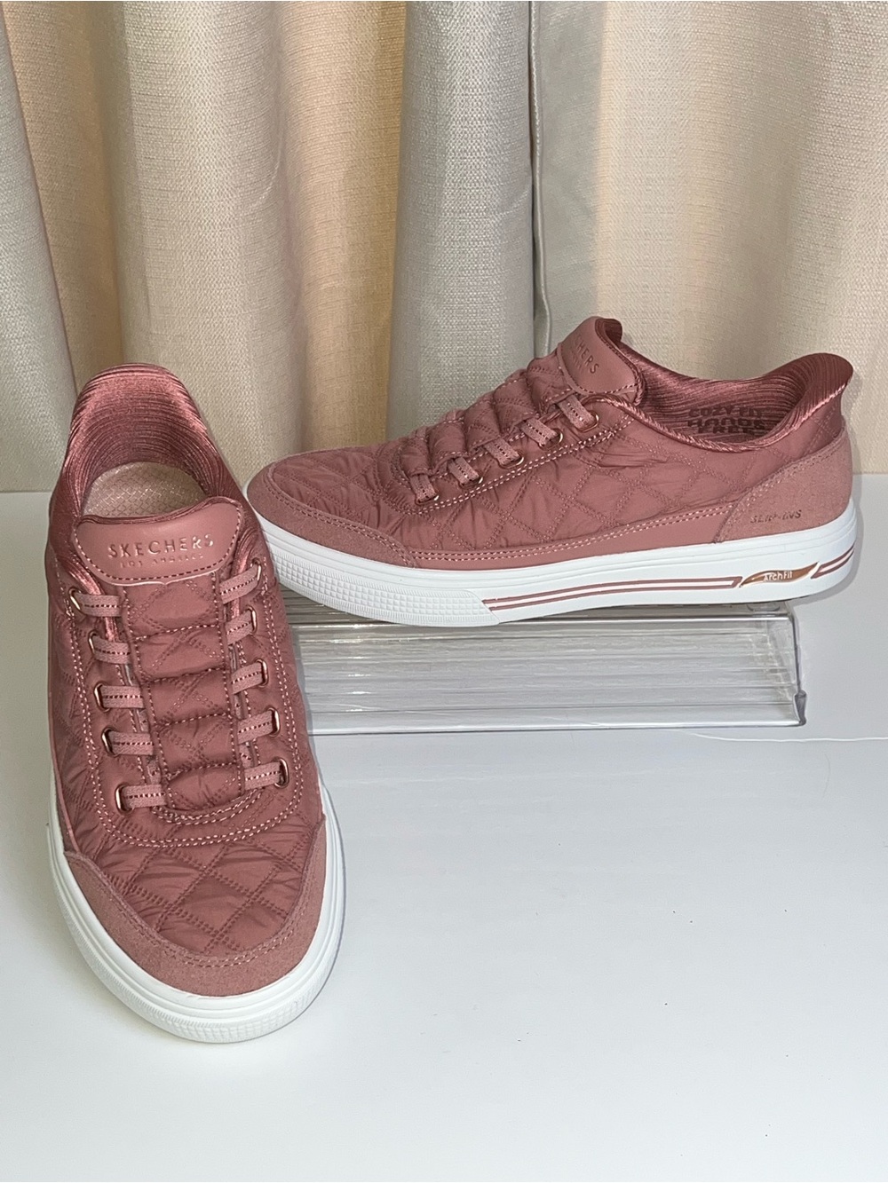 NWOB SKECHERS Slip-Ins Arch-Fit-Arcade Sneakers